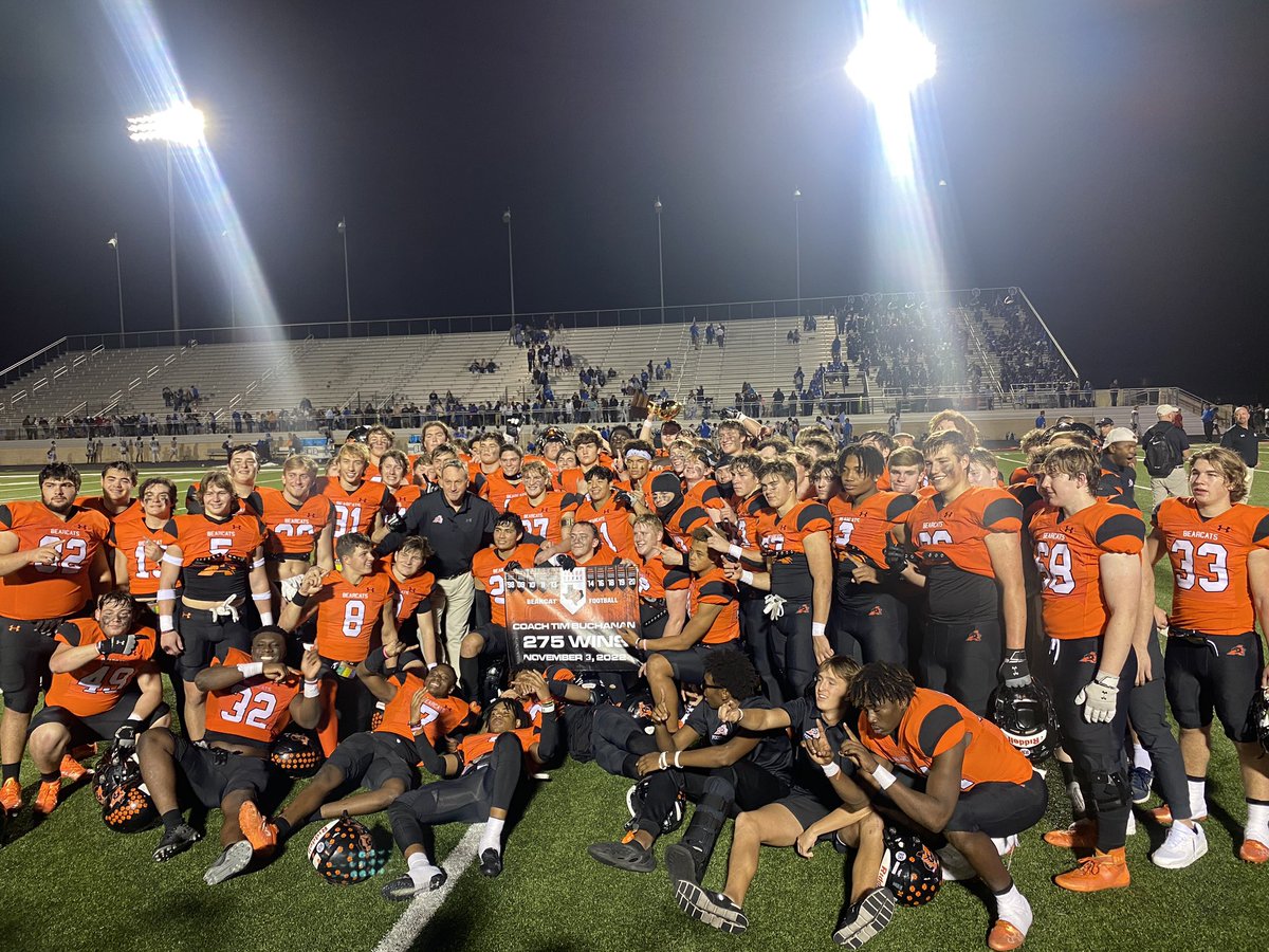 AledoISD's tweet photo. Congrats Aledo Head Football Coach Tim Buchanan on career win No. 275! 🙌 Coach Buc is 275-58-3 - all at Aledo. Way to go, Buc! 

#allinaledo #growinggreatness #poweredbythea #txhsfb https://t.co/RWYDDzLXLu