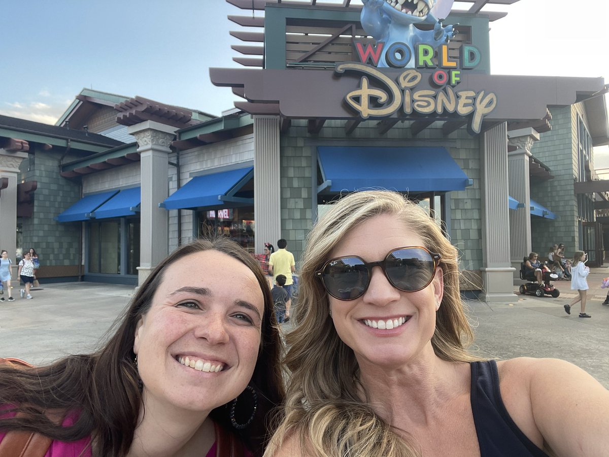 Mal_Russell's tweet photo. I got to talk about teaching math, middles, and data the same day as being here. It’s Heaven. #AMLE22 https://t.co/p3RYB9SENm