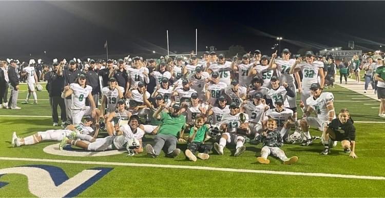 FoxUnleash's tweet photo. Foxes win 41-12 to finish the regular season 10-0 for the 5th time in school history! Playoffs start now! #GoldBallHunting @CaddoMillsISD @CaddoMillsHS @CaddoClub @luke__allison @KodiCrane @CoachDuece_44 @annelysepayne #FoxPride #Uncommon #FearTheFox #ATMO #DARKSIDE 🦊🏈🏆 https://t.co/uXLCVufEPV