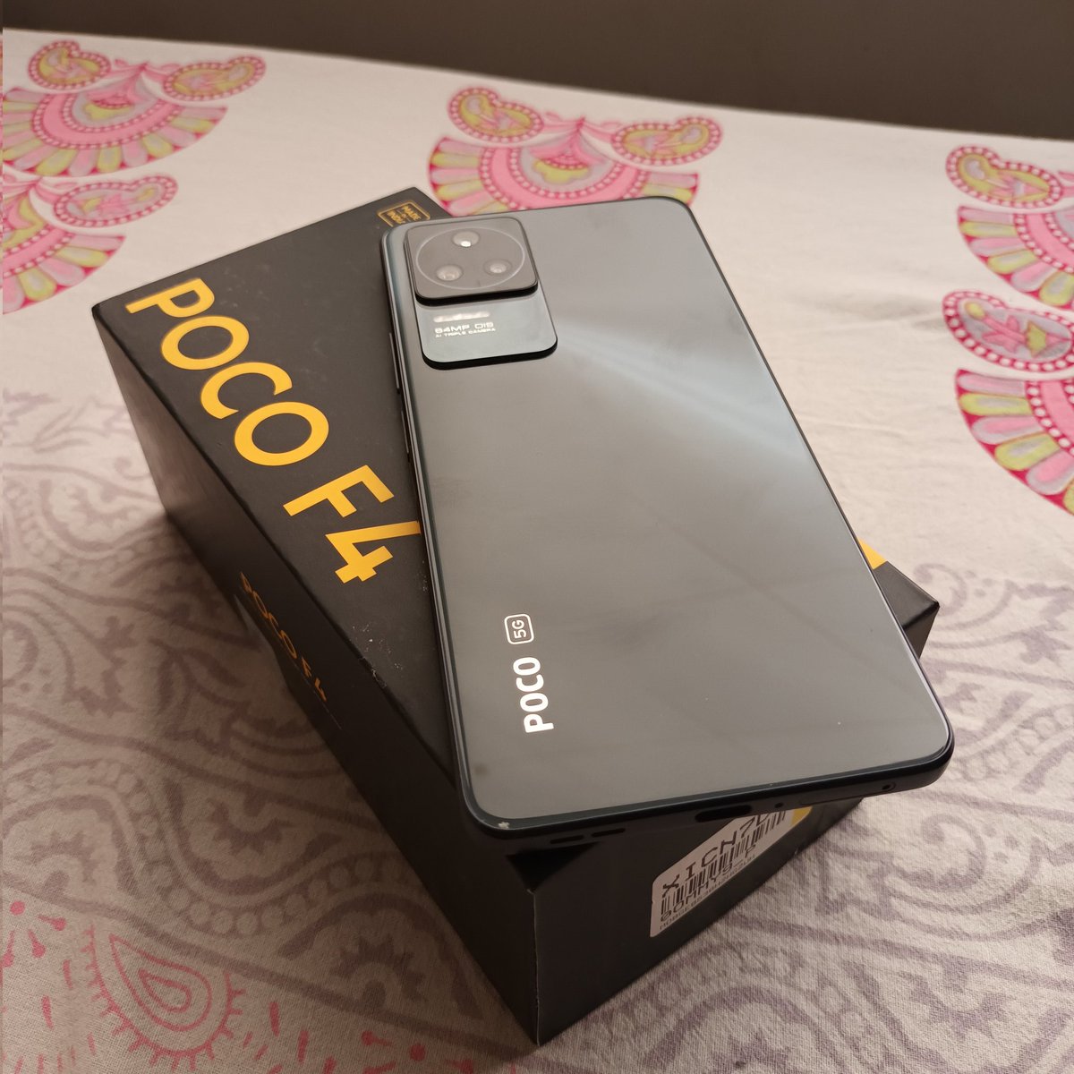 Harshad_CD's tweet photo. Good product, great device performance with stylish design
This diwali 2022, bought Poco F4 5g
#ShowYourPOCOProduct @POCOGlobal https://t.co/Vn2IkdyFt0