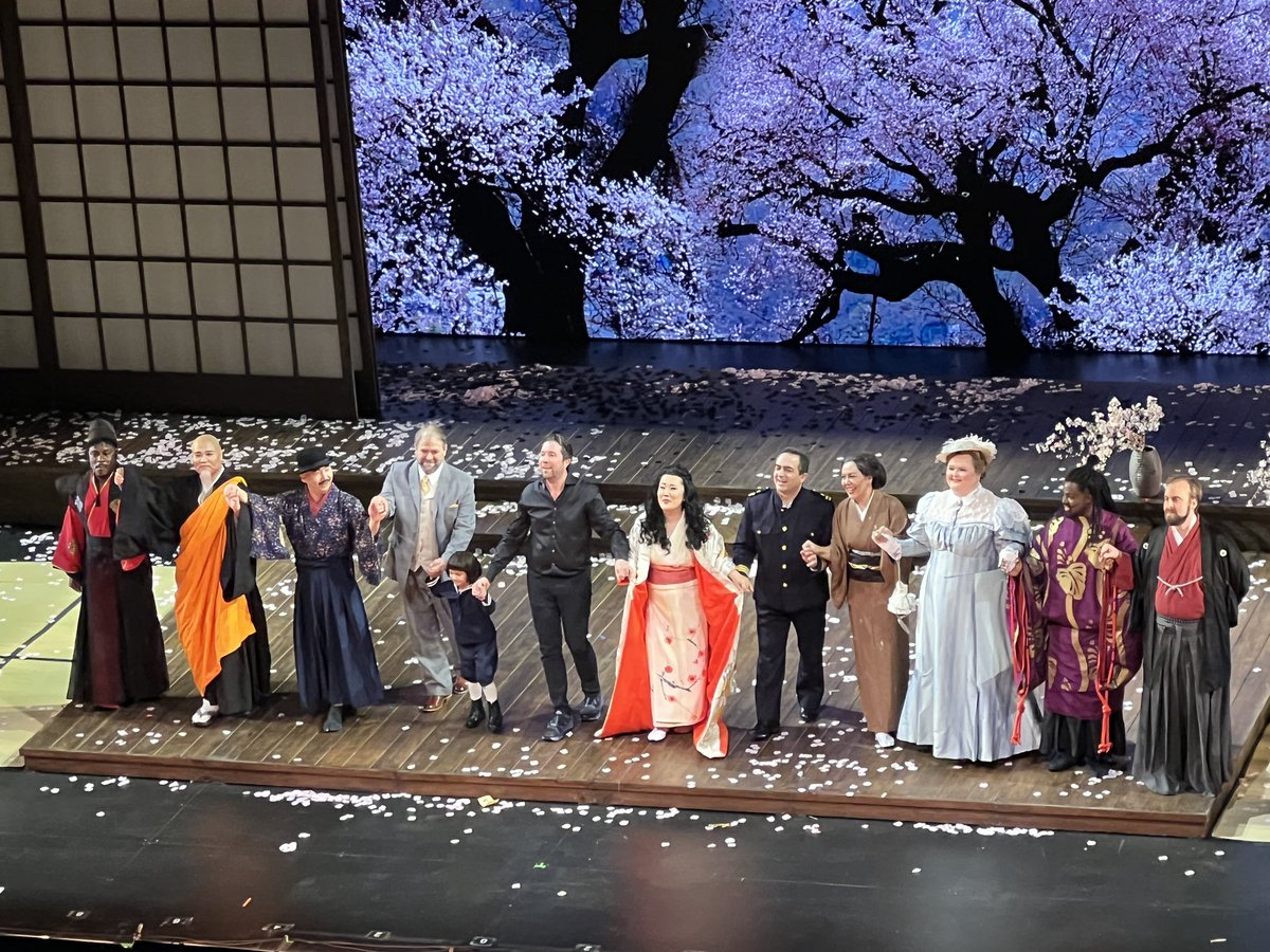 tannerteaches's tweet photo. What an AMAZING night at the 🎶 #AtlantaOpera 🌸#MadameButterfly 🎶performance @APSMidtown @APSESOL #InternationalClub * Special thanks to 🚌@WebbCoff for your help w/ transportation!!! ❤️ @thebetsybockman @apsupdate @DrLisaHerring @AsstPrin_MDavis @che_andrews #fullSTEAMahead🚀 https://t.co/Qow5LXU715