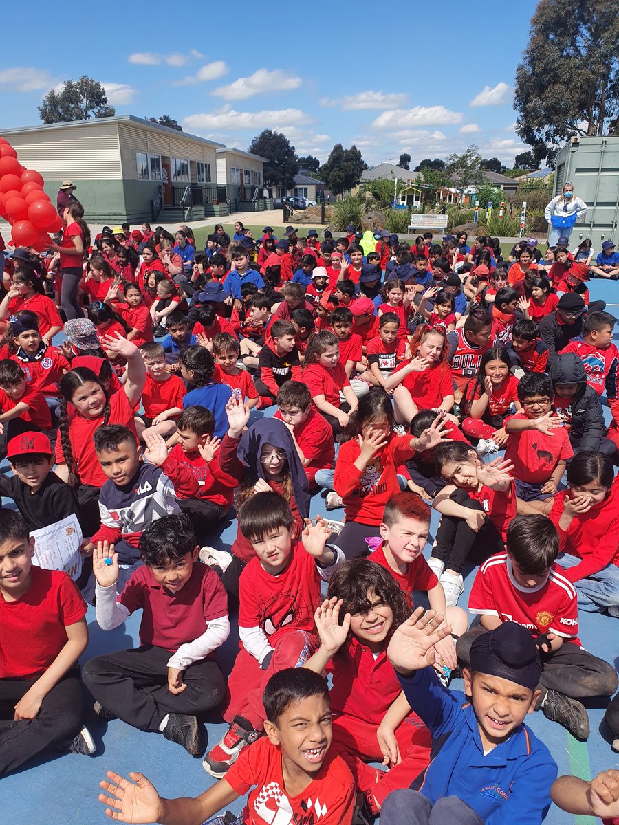 MrHamptonACPS's tweet photo. House pride at @AitkenCreekPS https://t.co/gyUmJrgt9V