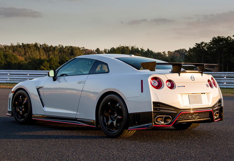 STREAMTECH8's tweet photo. NISSAN R35 GT-R NISMOタイプ フルエアロ セット 綾織カーボンタイプ ボディキット

詳しくストアまで：https://t.co/oZis38FObp

#外装
#カスタム
#ドレスアップ
#エアロ
#改造
#車好きな人と繋がりたい
#車好きと繋がりたい
#外車パーツ販売
#外車部品専門
#スポーツカー
#gtr
#r35
#gtr35
#r35nismo https://t.co/gLRx92PgAM