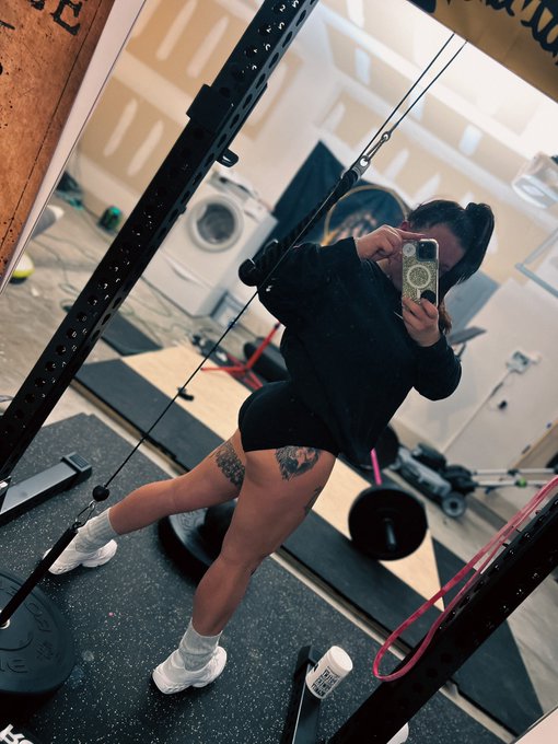 Late night gym sessions , trying to grow this thangggg 😈😈💦💦 https://t.co/dMAKqqlSHC<a href="/tag/halloween"class="tags"><span>#halloween</span></a>