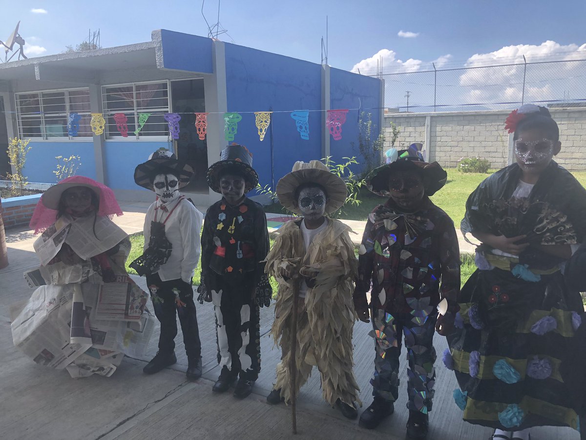 EscNicolasBravo's tweet photo. En la escuela primaria Nicolás Bravo se rescatan las tradiciones de la celebración del día  de muertos https://t.co/gKQk9uSrlt