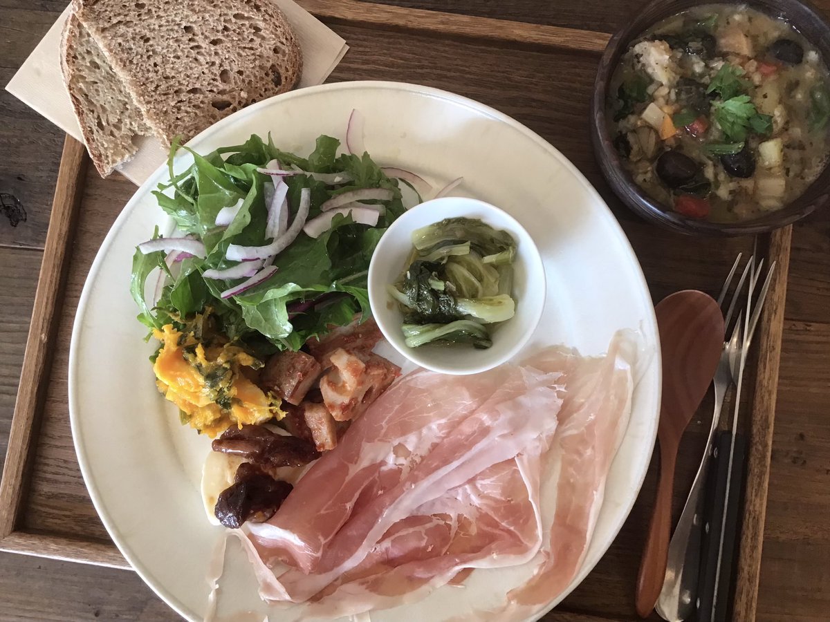 dadadavinaiota's tweet photo. #だだ定食 #パンランチの日 #panezza https://t.co/YFIs2mjjb8