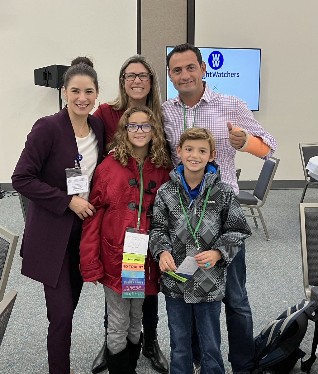 wagnerprado7's tweet photo. The new tradition! Picture with @MichelleCardel !! Thanks @ww_us and @ObesitySociety @LofranoMara https://t.co/2c4QZdEXrI