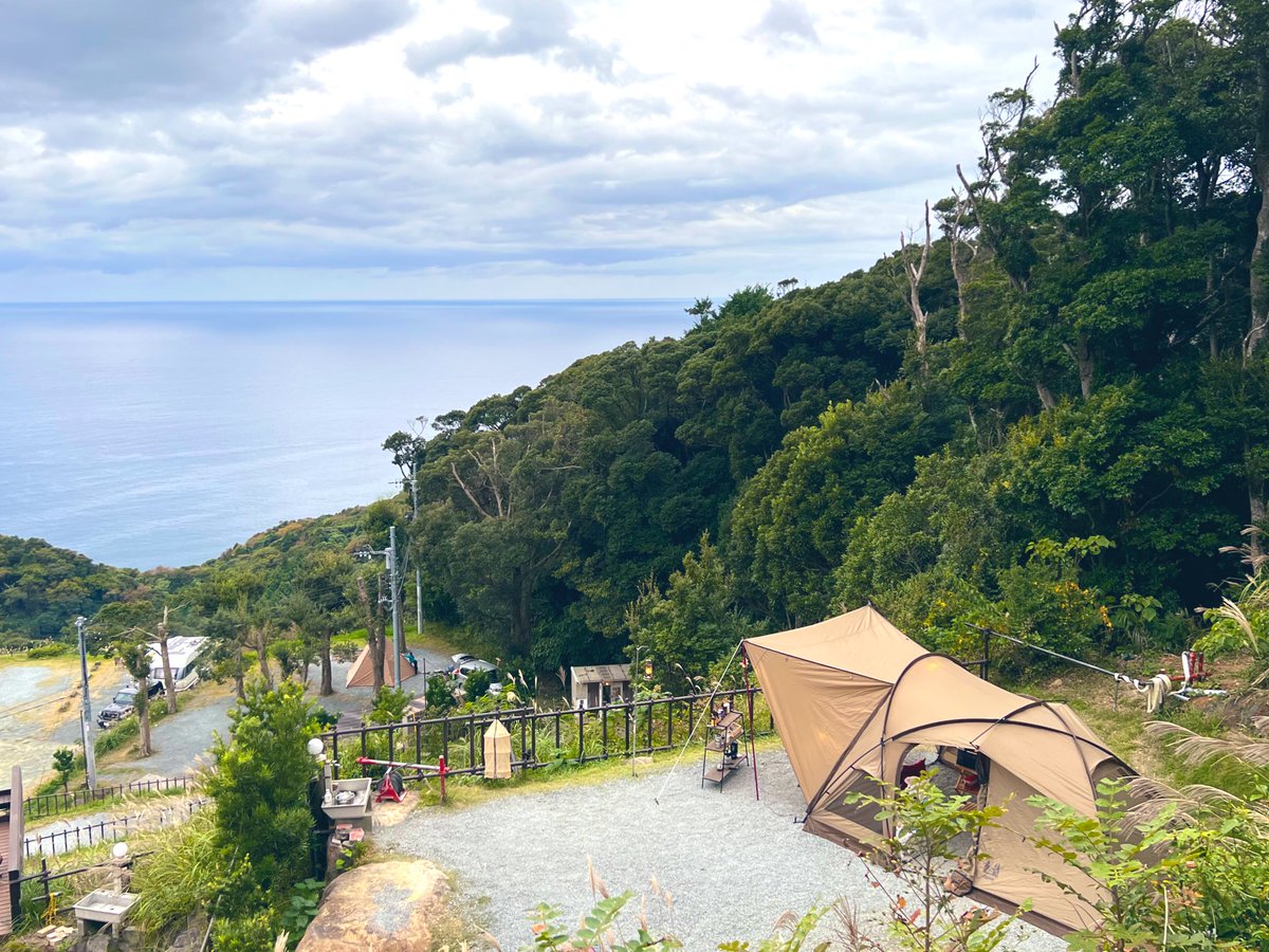 ayn_camp's tweet photo. 先日の #絶景キャンプ 🏕
いつものことですが、絶景🌊とお酒🥂🍺で時間が溶けて、あっという間😇でした。
#着物キャンプ
#お着物deソロキャンプ
#ヴィガス2 #Vigas2
#南伊豆夕日ヶ丘キャンプ場
#G6サイト #天守閣サイト https://t.co/98ngiiEwmr