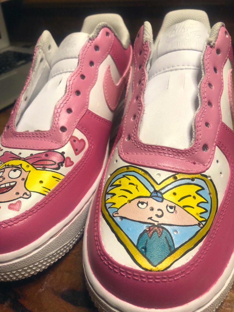 Helga: I HATE HIM

*3 seconds later*

OHHHH BUT HOW I LOVE HIM 
🦋💘💖💓💗💖💓💘💞

#WIP #customsneakers #artist #art #Nickelodeon #nostalgia #heyarnold
