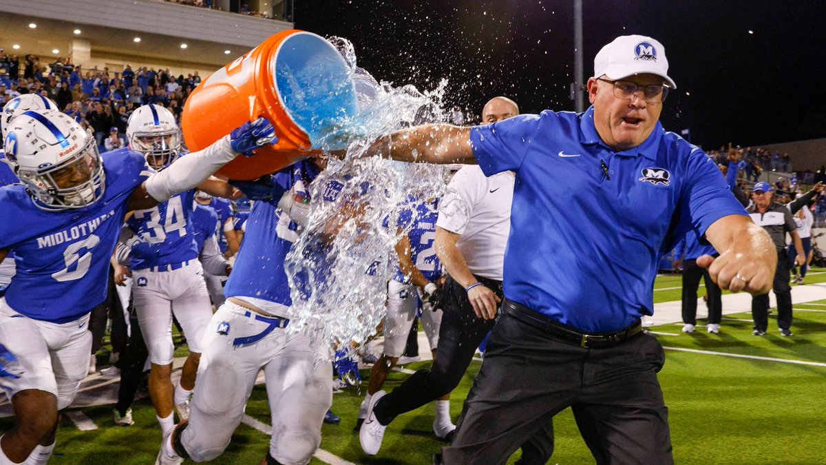 SportsDayHS (@sportsdayhs) on Twitter photo Midlothian defeats rival Red Oak to win district title, finish regular season undefeated đ¤
đ˛ buff.ly/3U8OXEK 
âď¸ <a href="/t_myah/">Myah Taylor</a> | #TXHSFB Midlothian defeats rival Red Oak to win district title, finish regular season undefeated đ¤
đ˛ buff.ly/3U8OXEK 
âď¸ <a href="/t_myah/">Myah Taylor</a> | #TXHSFB