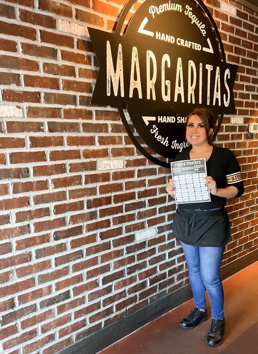SHughes0718's tweet photo. Late post, I forgot to post this 🥺
The Team had so much fun playing Tips & Treats Bingo, we held a contest and look who the winner was…..Melissa! Awesome job👏 #FunTimesAtWork #ChilisLove 🌶️♥️ https://t.co/7FJNZxHYvP