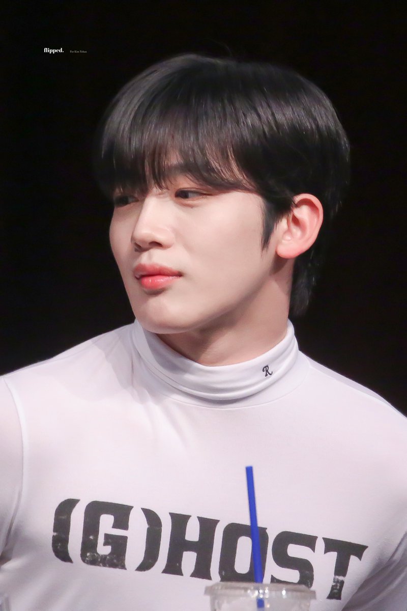 flipped_yh's tweet photo. 221027 ktown4u 

하… 너무 예뻐🐰🫧

#위아이 #WEi #김요한 #KIMYOHAN https://t.co/Jv9my28zdt