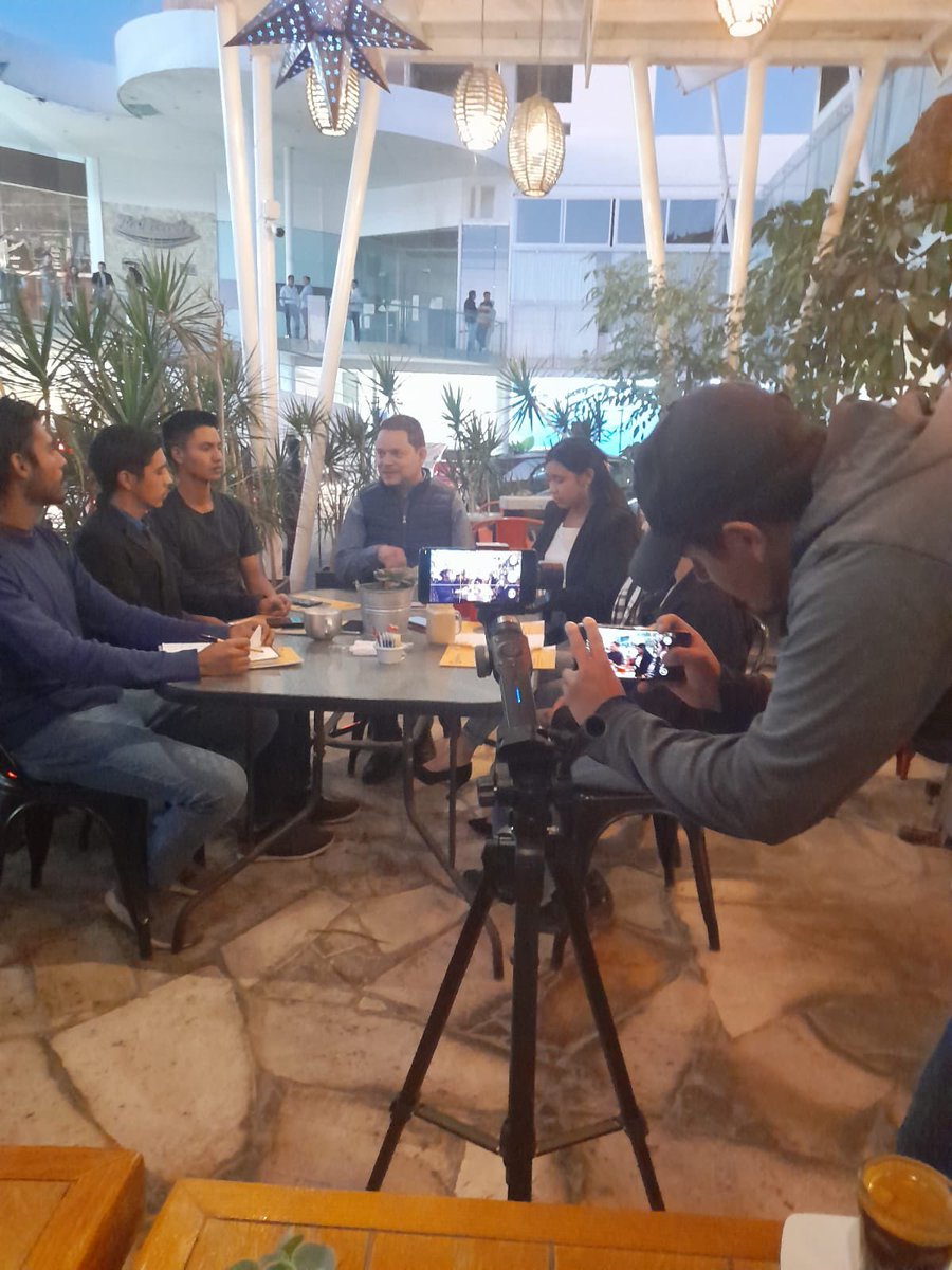 ArmandoYanezR's tweet photo. Agradezco a los alumnos de la FADER y CIPOL de la UJED y a su Catedrática mi amiga Lic. @karlaSolisluna por la entrevista tan amena del día de hoy. 
Un gusto estar con ustedes y platicarles sobre la ideología, documentos básicos y trabajo que hacemos desde PRD en favor del País. https://t.co/tuouTPm4pZ