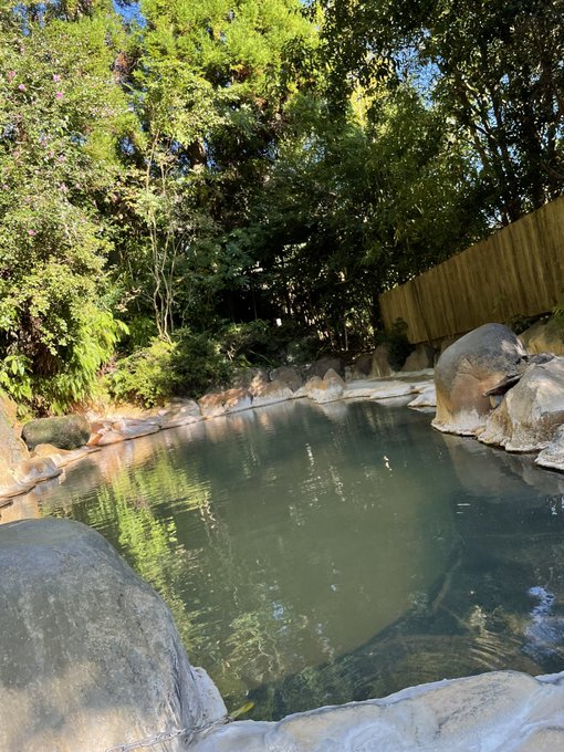 朝露天風呂は至高 