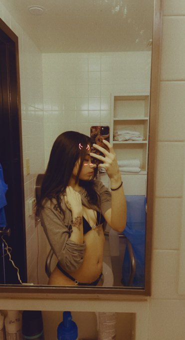 New tattoo 😏😜🙈 https://t.co/1AzESgiN3h