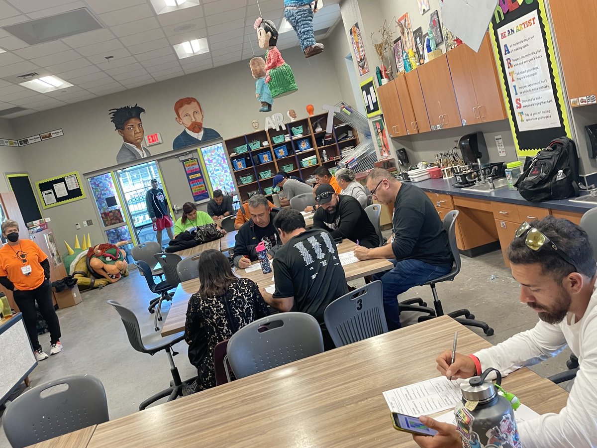 AngieArmendari3's tweet photo. Great job alike opportunity to present to our physical education colleagues about PE units and curriculum ⁦@YsletaISD⁩ ⁦@yisdhealth_pe⁩ ⁦@SophiaVFierro1⁩ https://t.co/qb4QxXrDkj