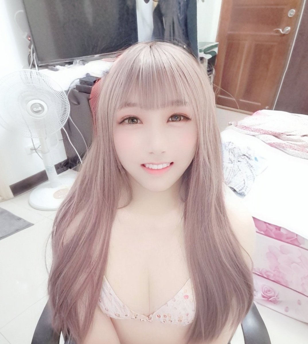 yingtinglee1225's tweet photo. 終於星期五囉，要放假了！ https://t.co/qUrmc9LTAD