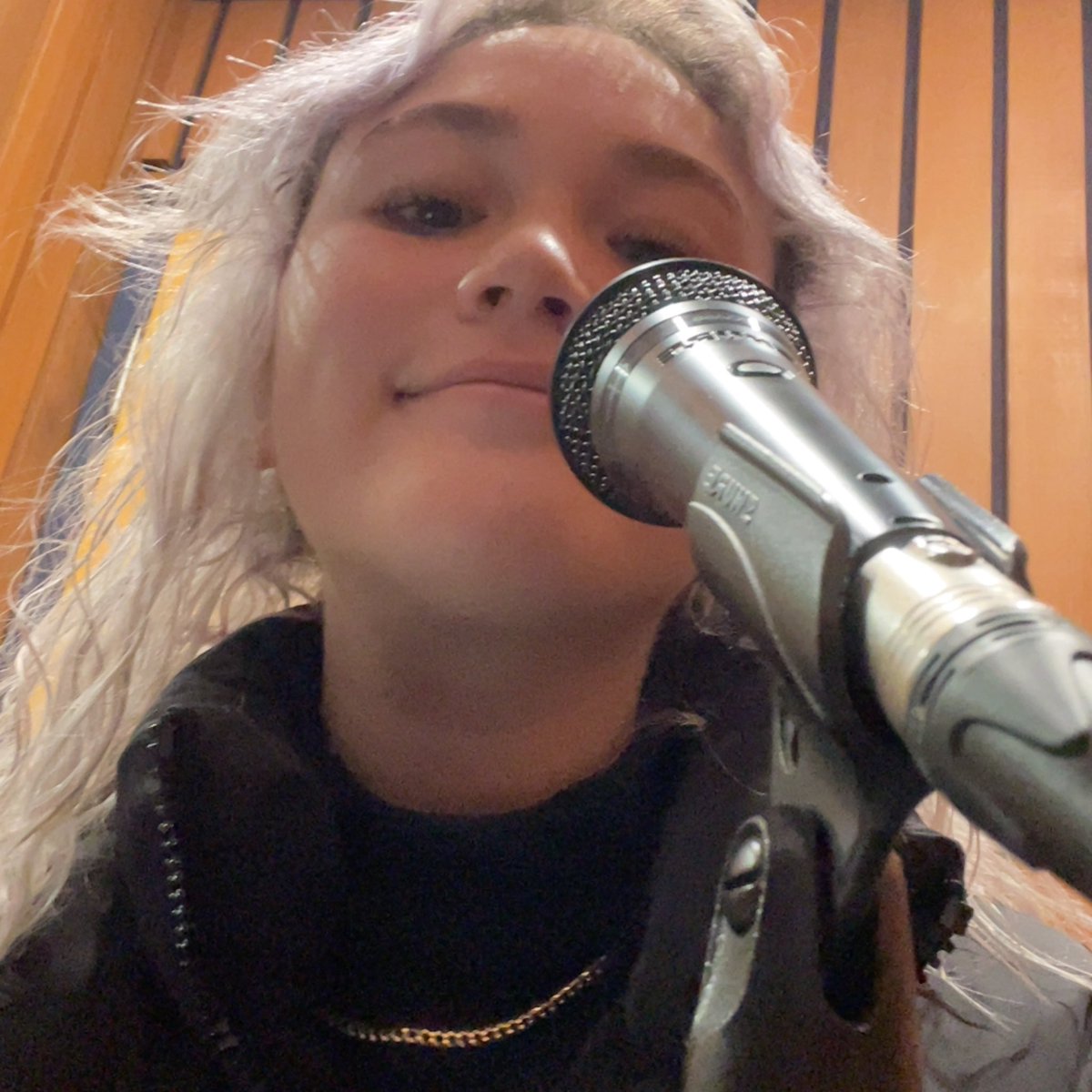 CamilaPichardo_'s tweet photo. The more I do voice recordings the less I hate my voice, I guess that’s a good thing 
{13/20}

#bcit #radioartsandentertainment #bcitradio #bcitstudent https://t.co/VKhIMyj6kr