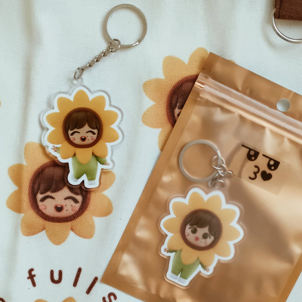 drewhyuck's tweet photo. 🥹🌻 https://t.co/rdwV360Dzc