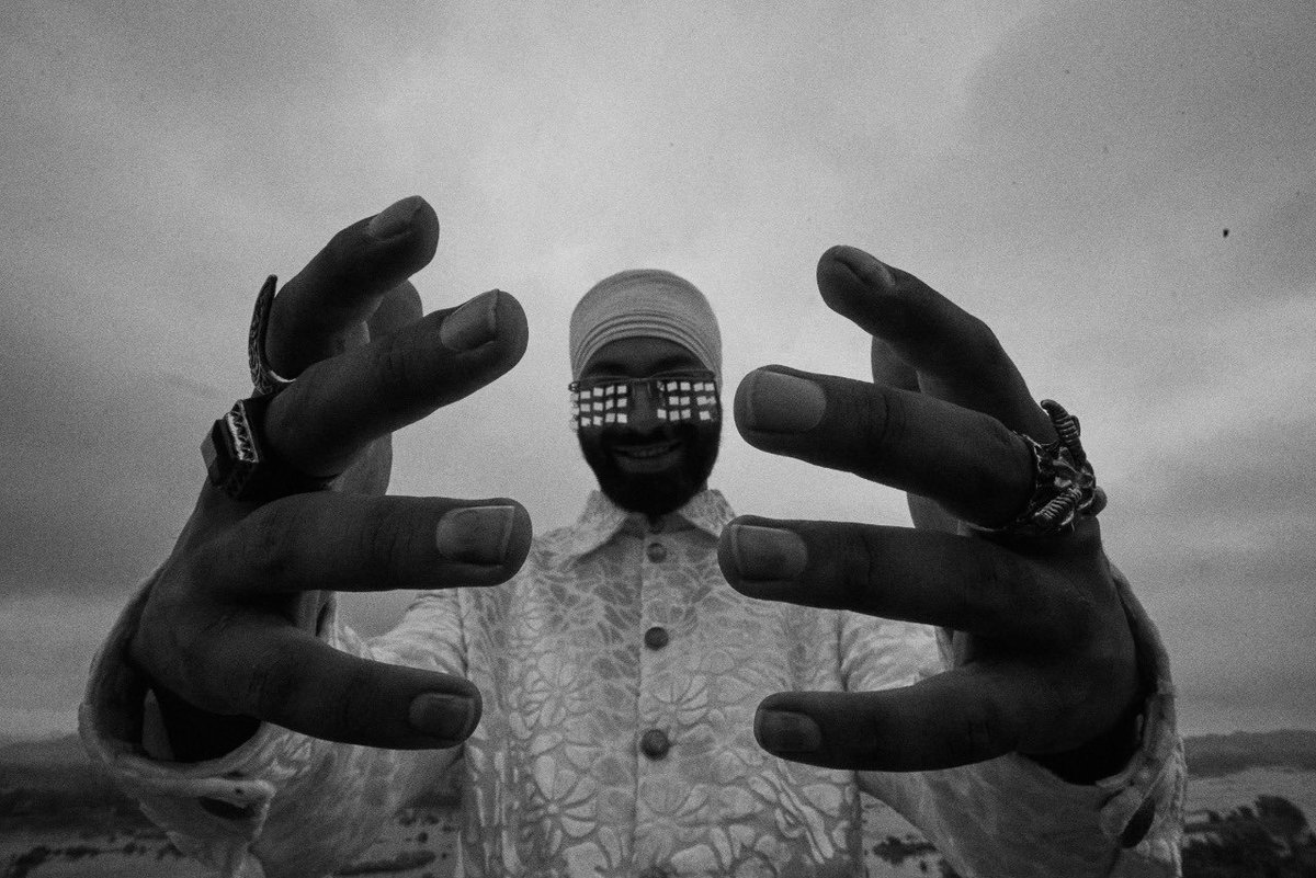 prabhdeepmusic's tweet image. BHRAM SZN starts today. 

lnk.to/Bhram