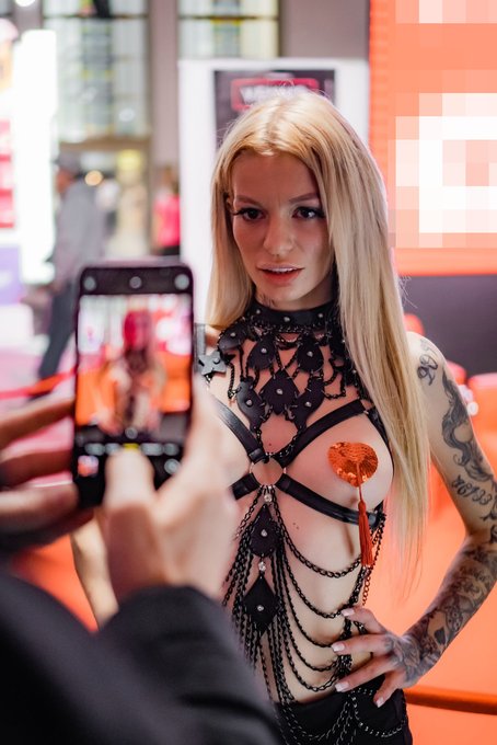 Freitagabend und noch nichts vor? 😁 Lass uns ne Runde chatten 😘  https://t.co/lWfR2PXozb https://t.c<a href="/tag/pornhub"class="tags"><span>#pornhub</span></a>