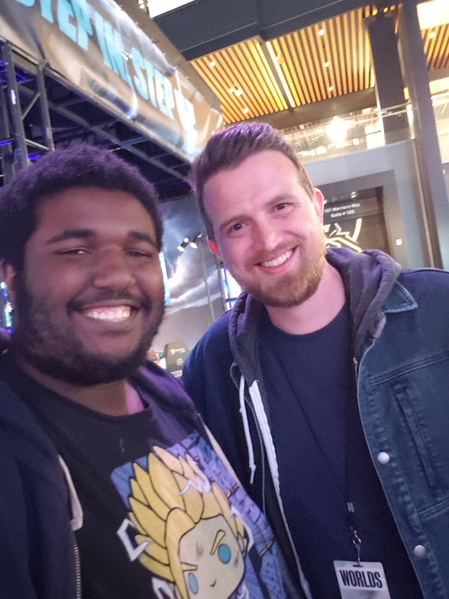 MasterAgent16's tweet photo. @theScoreesports @DPascaluta @ejmarchini @SeanWetselaar Thank you for a fun night at Fan Fest, and GGs to Dimitri for the 1v1 we had but I'll be back tomorrow for a runback https://t.co/j3R3CE6tRm