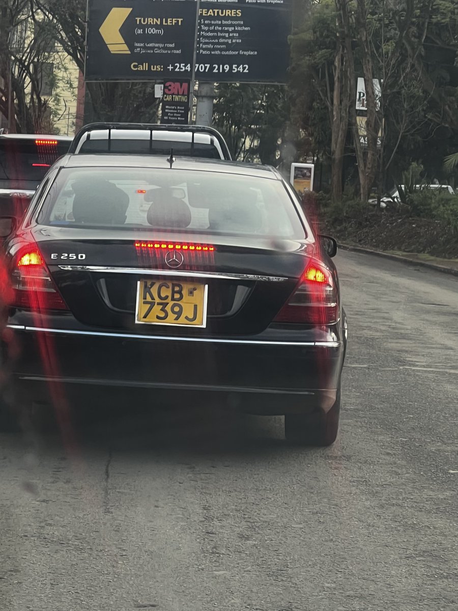 ItvKe's tweet photo. In trying to kill the idiotic culture on our roads and society at large we shall shame those who do such. 

Shame on you for driving badly on James Gichuru this morning and overlapping dangerously. 

@Ma3Route @KenyanTraffic https://t.co/FzaLFs1DM7