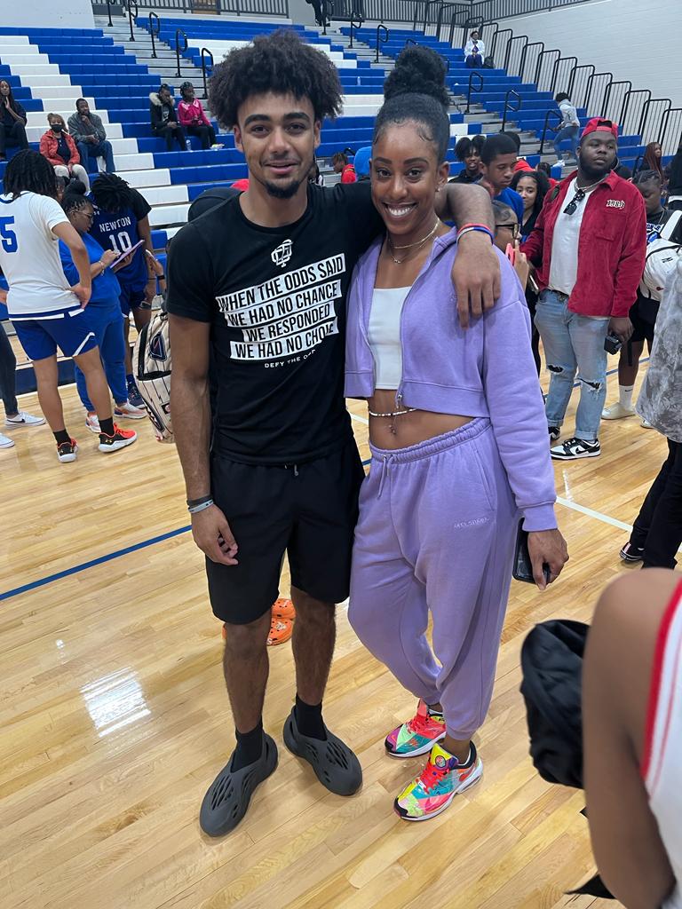 KamPatterson01's tweet photo. I had an amazing time tonight at NHS 1st Annual Midnight Madness Basketball with @iamBriaJanelle @DwightHoward @msbasketball1 @NewtonRamsHoops @AthleticsNewton thank you for a great time. BE BLESS & #AllToGod https://t.co/xrHtTXTPNV