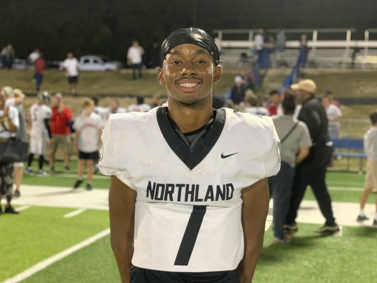 TXPSMedia's tweet photo. ‘23 QB Stone Walker is the real deal. Standing at 6’3, the gunslinger has a great frame, and moves as well as anyone I’ve seen this season. Super underrated prospect out of Houston that would be a fantastic addition to any program. 

@Walker7Stone | @NorthlandCougs https://t.co/wwRi2eedbL