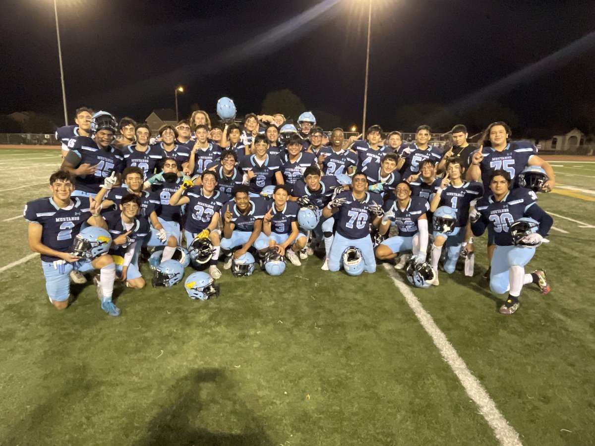 Great wins by both freshmen teams! Let’s Go Mustangs! <a href="/26Mustangs/">memorial mustangs_26</a>