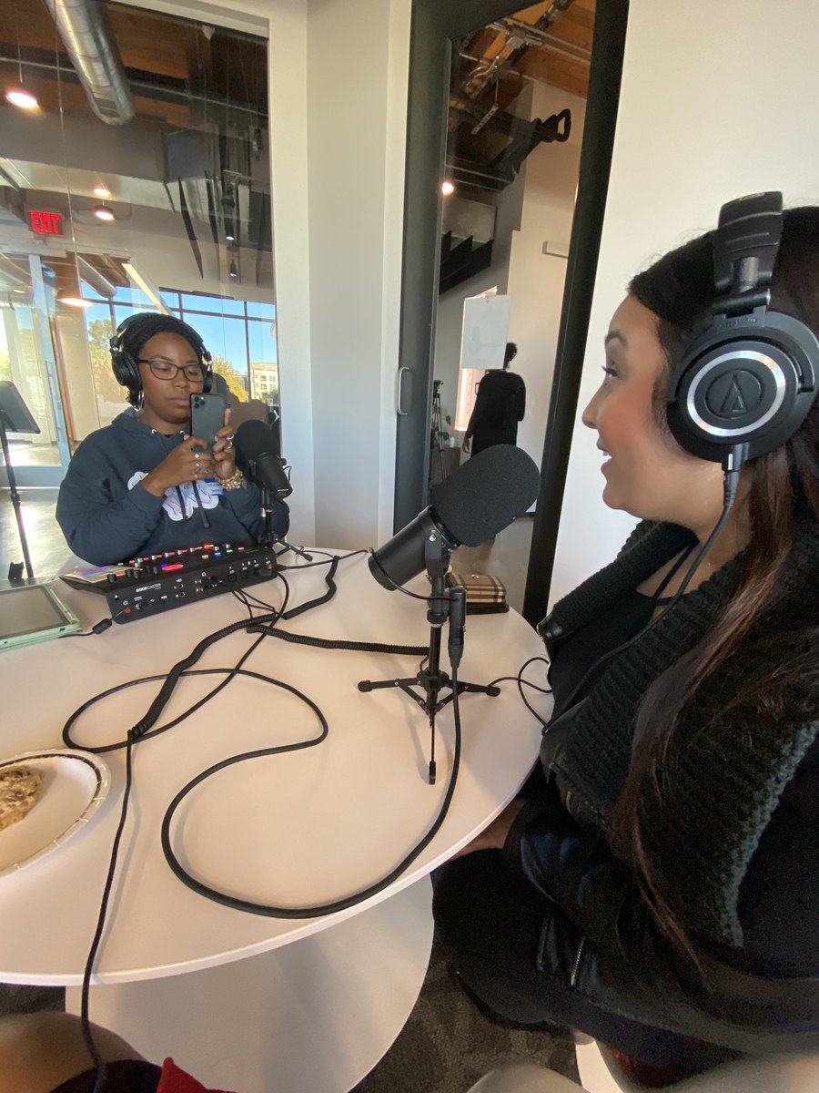 BeccaReports's tweet photo. Local youth nonprofit @impactsac honored @USMarshalsHQ Lasha Boyden & former @SacPolice Chief Daniel Hahn with the inaugural Impact Sac Hearts award. @ABC10’s @TheAlexBell_ & I got to attend and were honored to make it onto #ImpactSac’s Check Yo Vibe podcast! #Sacramento https://t.co/LQQ7Zab9Yp