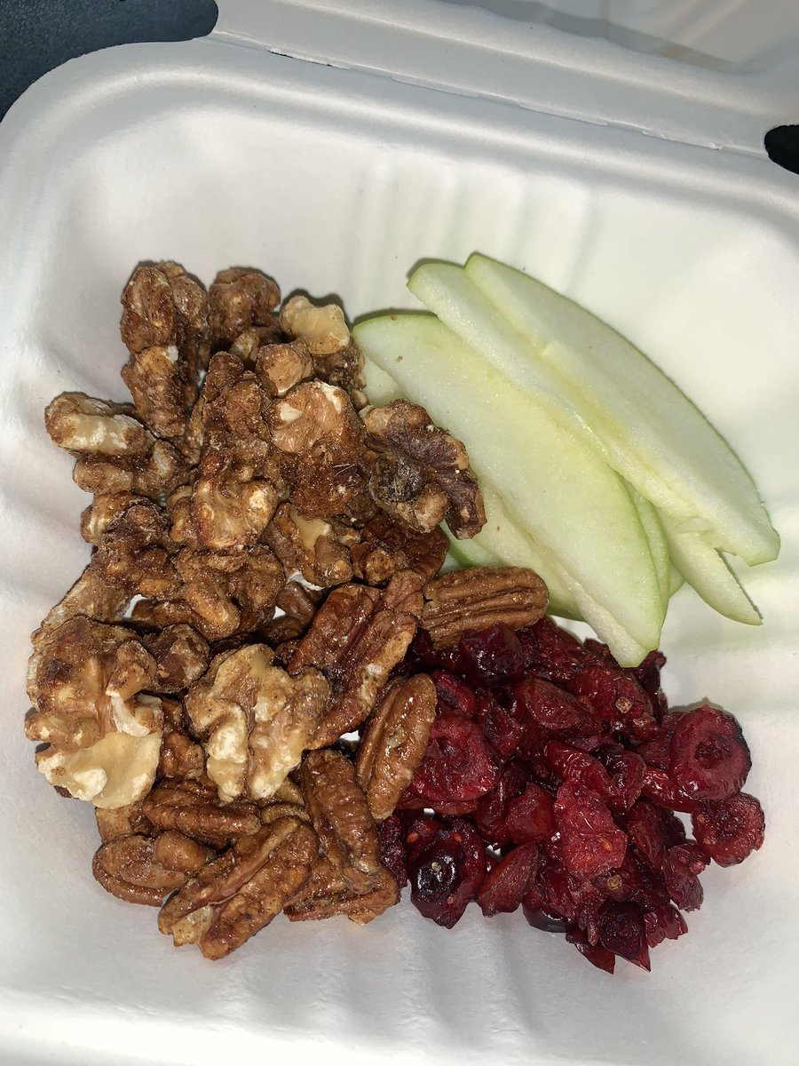 d1zzypixie's tweet photo. bon appetit https://t.co/eqqoW0Mhgp