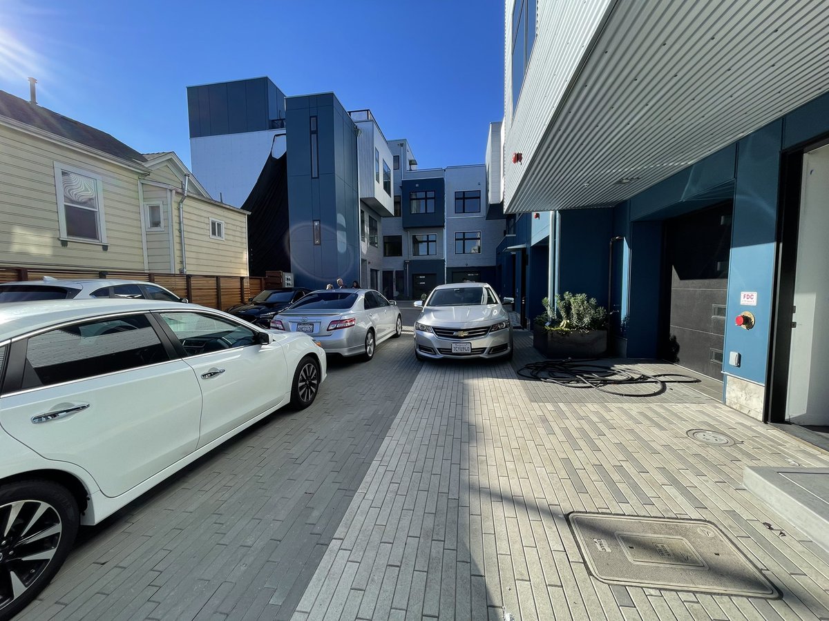 RMirelesBFW's tweet photo. Well folks, one major reentry city down, LA is next! We have our housing/our career campus in Oakland. 4 stories, five buildings, rent free, co-ed, safe, feels like home, feels like freedom, and everyone gets their own room and bathroom, not to mention $1k a month for a year! https://t.co/tKD1JLpYaN