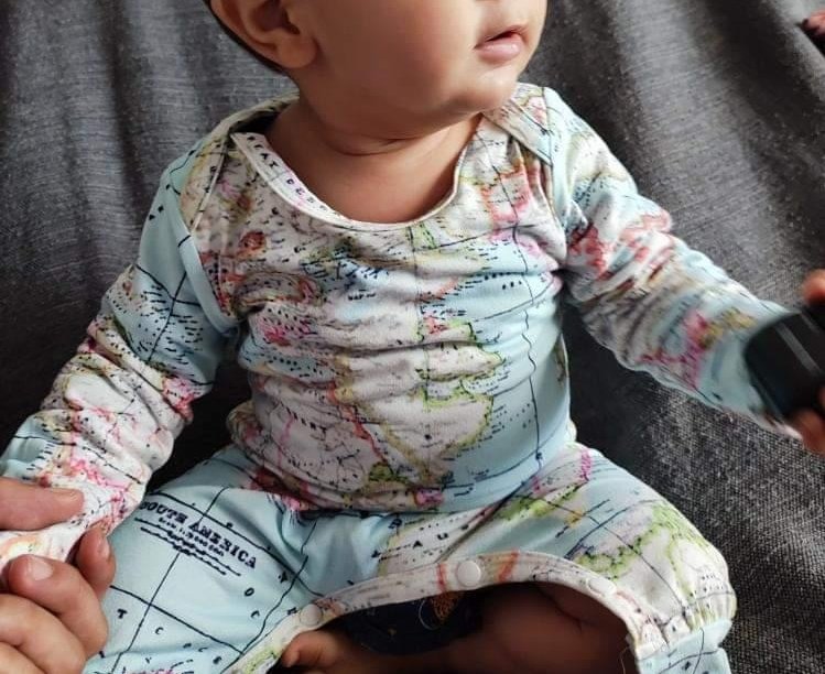 GeografosAragon's tweet photo. ¿Será un futuro #geógrafo? ¿En qué proyección está el #mapa? ¡Nos geoencanta su look! 🥰🗺️ Feliz viernes con geohumor 😏 #geomoda #georopa #geolook #geobody #geocuriosidad #mapas https://t.co/ylw156zLJe