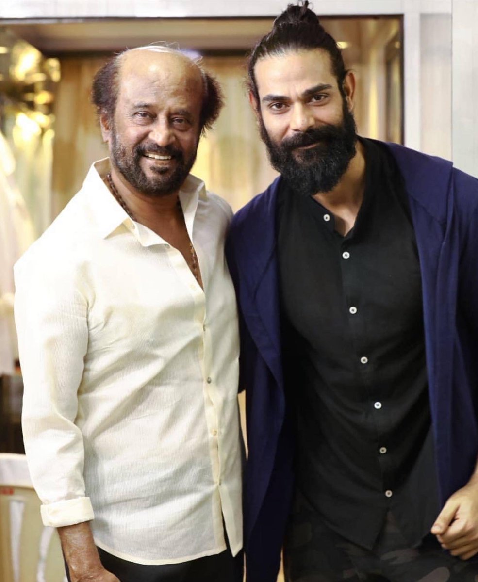 RaviAwana19's tweet photo. 1 year of annaatthe ❤️
With the legend ⁦@rajinikanth⁩ sir❤️🤗
#rajinikanth #rajikanthfans ❤️🙏 https://t.co/CUhpsFuWvN