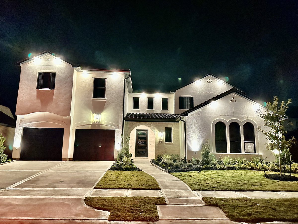 ThumblessCovert's tweet image. Life update: we finally moved in to our new home 🤩