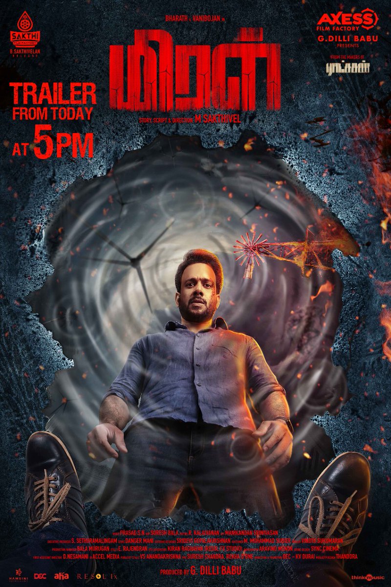#மிரள் #Miral - Get ready for the trailer of the slasher thriller, coming your way this evening at 5PM! @AxessFilm @Dili_AFF @SakthiFilmFctry @sakthivelan_b @bharathhere @vanibhojanoffl @ksravikumardir @nameissakthi @itspooranesh @Sethu_Cine @rajNKPK