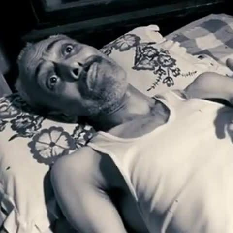 UmdarTamker's tweet image. Online Yoga Teacher : Take a deep breath.
Delhi guy :