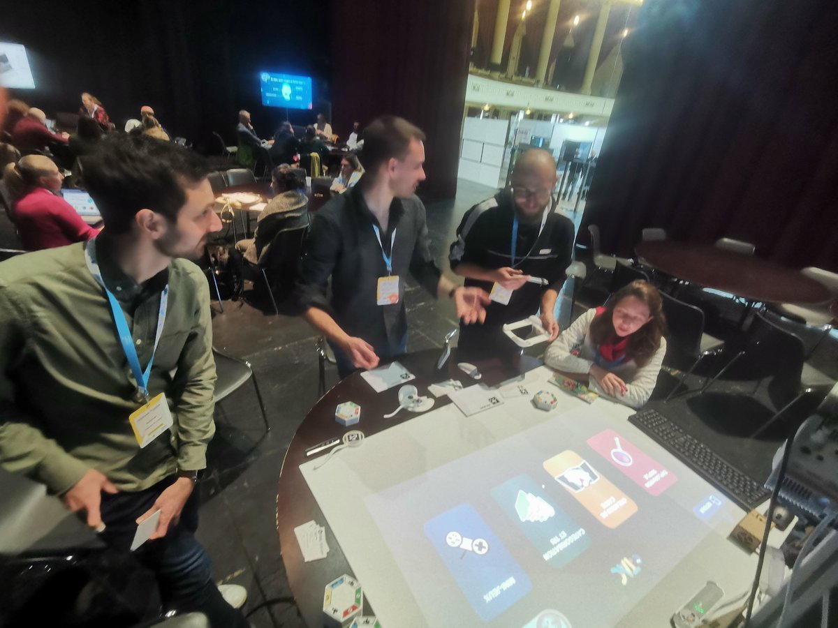 Play572's tweet image. Un grand merci à nos voisins belges 🇧🇪 pour la qualité et la chaleur de leur accueil dans le cadre de Ludovia#Be 2022  @stefleck4 @Projet_eTAC @Univ_Lorraine @acnancymetz @Inria_Bordeaux @ludoviaORG @AEP_OdeR @FaeddaStephane @Canope_57 @SylvieVitel @dane_nancy_metz