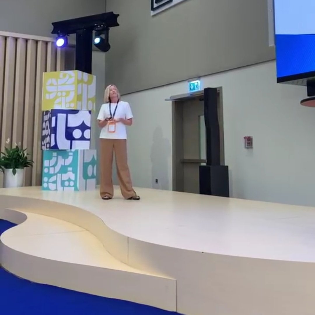 Dr. Victoria Dunckley suggests setting up house rules for screen use:
- No screens in the bedroom 
- One screen at a time
- Designate screen free zones, and activities. <a href="/drdunckley/">Victoria Dunckley MD</a>

#Parenthood #ParenthoodUC #Parenting #ParentLife #Speakers #AbuDhabi #YasIsland #InAbuDhabi