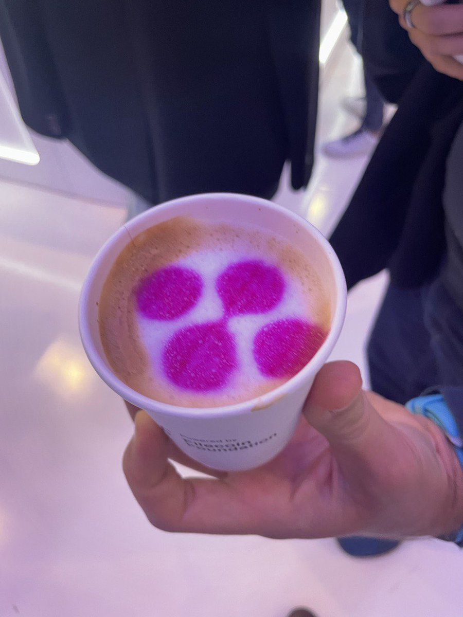 NezhaFi's tweet photo. #GM cool vibes with all the #SOL builders @SolanaConf in #Lisbon π
Enjoying a #Nezha coffee with our friends over @Filecoin ππͺ
Who else from #CT is attending π§?
$SOL #Breakpoint #hackerhouse https://t.co/Vve4KIhIb8
