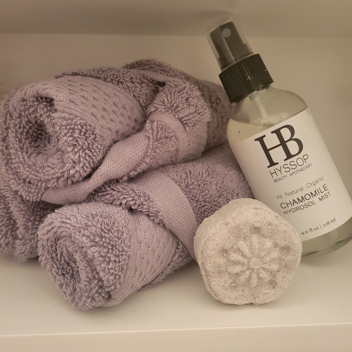 hyssopbeautyllc's tweet photo. #HOWTOHYSSOP SUGGESTIONS FOR #NEWMOMS
Know a new mom? Here are gift ideas for new moms that we are sure they will love!
💖Shower Steamers
💖Warm n' Cozy Bags
💖Java Love Scrub
💖Wanderlust Himalayan Salt Scrub Bars
💖Chamomile Hydrosol
💖Coffee Eye Cream https://t.co/jfhJcMzxJ0