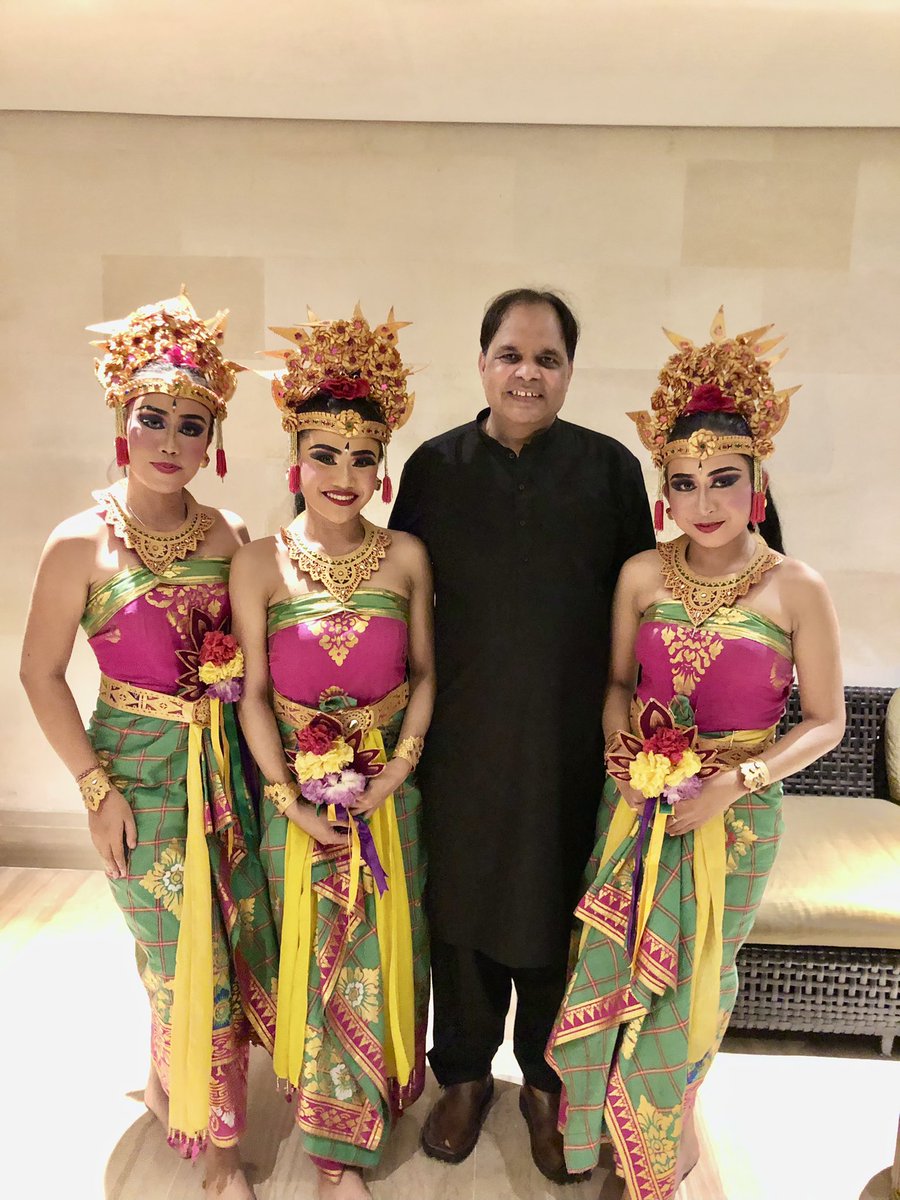 IjazNoori's tweet photo. Closing day of #pard22 an amazing Indonesian cultural dance 💃 and musical performance 🎭 by flock artists at fear well dinner https://t.co/f8DPR6Y8W9