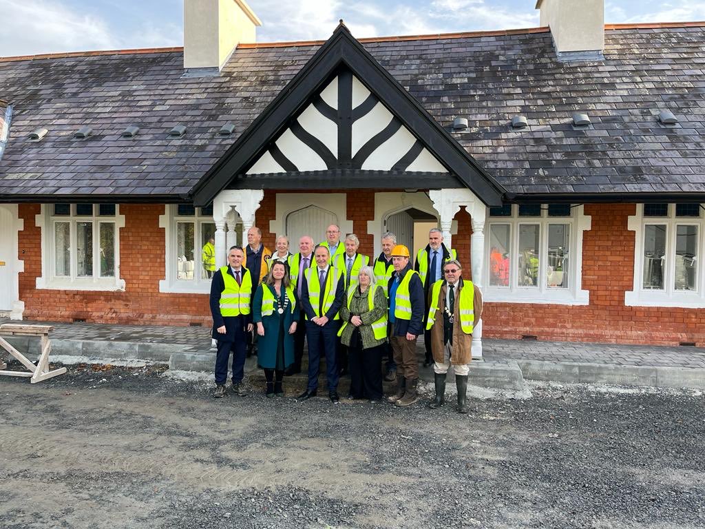 Great to see work progressing on the new homes at Stanwix Village in Thurles this morning. I want to pay tribute to @ThurlesLions and @TipperaryCoCo for their work on this project, providing age-friendly housing, and high quality homes for people with a disability.