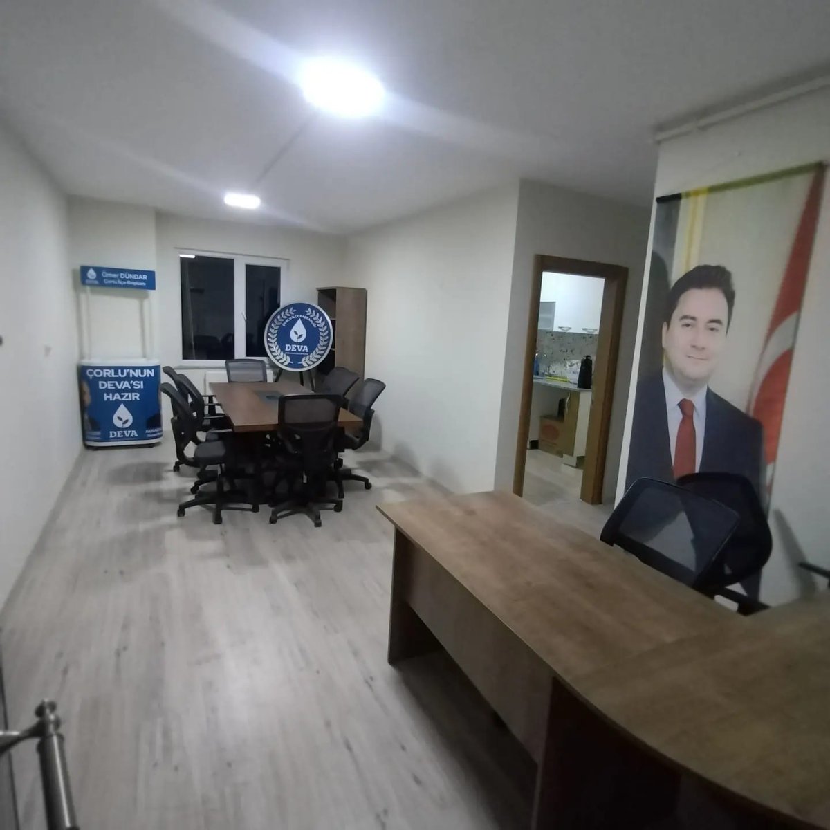 CorluDeva's tweet photo. Deva Partisi Çorlu İlçe Başkanlığı 1 kasım 2022 tarihi itibariyle yeni ilçe binamızdayız. Çay kahve içmeye bekleriz. #deva #çorlu #devapartisi #devaofficial #devatekirdağ @alibabacan @HsnCebi @omerdundar57 @devapartisi https://t.co/kYVKCedDCX