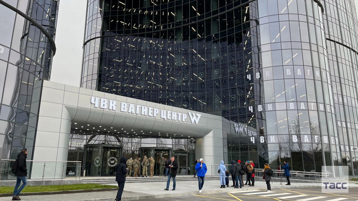 Газета.Ru on Twitter: \"В Санкт-Петербурге открыли «ЧВК Вагнер Центр»\"