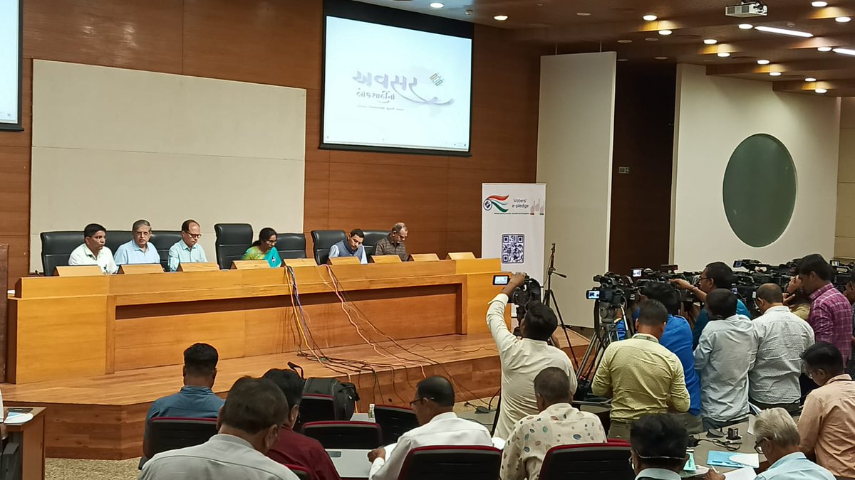 CEOGujarat's tweet photo. મુખ્ય નિર્વાચન અધિકારી, ગુજરાત દ્વારા મીડિયાને સંબોધન 

#GujaratElection2022 #AVSAR #PressConference #Democracy #CEOGujarat #NoVoterTobeleftBehind #EveryVoteCounts https://t.co/dhG2rN2ZLo