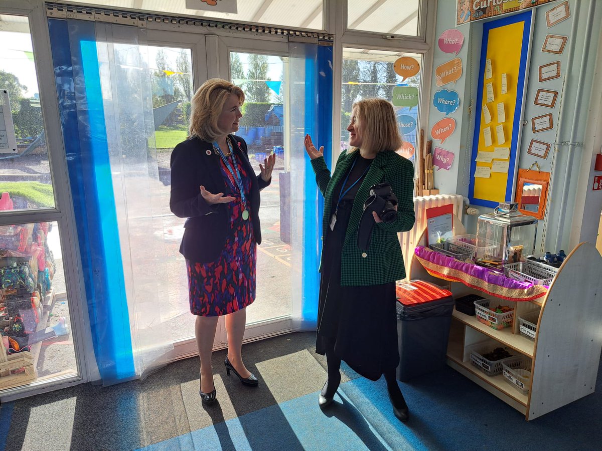 🙏 An excellent visit to @PrinceAvenue19 with the unstoppable Cllr Steve Buckley for St Laurence. 🥳 Prince Avenue is inspiring a future generation of Southenders to give back to our great city. Just look at their amazing Ofsted results!