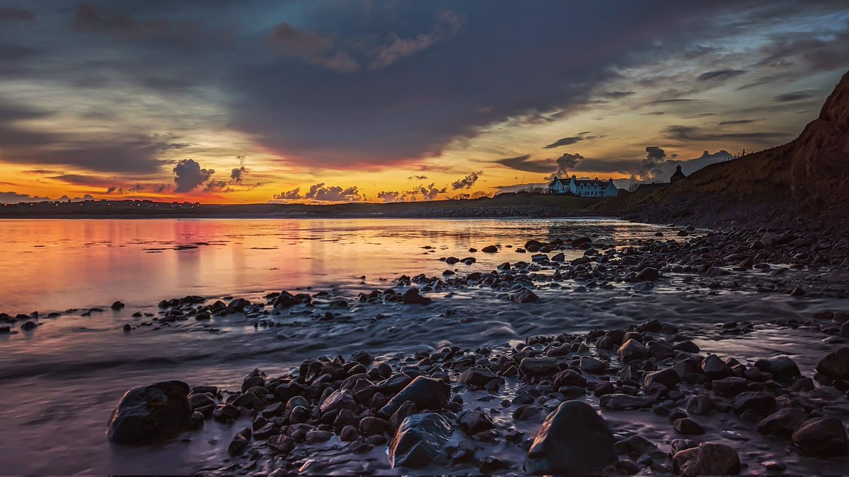 ImpactImagz's tweet photo. @dgwhit @StormHour @RMetS Sunset at Port a' Bhàta, Isle of Lewis, taken 3rd Nov 2022 #stormhour #rmets #thephotohour https://t.co/UvErEFtqXZ