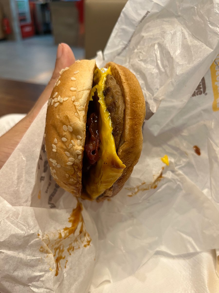 nicebett's tweet photo. @BurgerKing_ID beneran nih gini doang 56rb paket bbq beef rasher? Omg https://t.co/vZ1nZW2Dl7